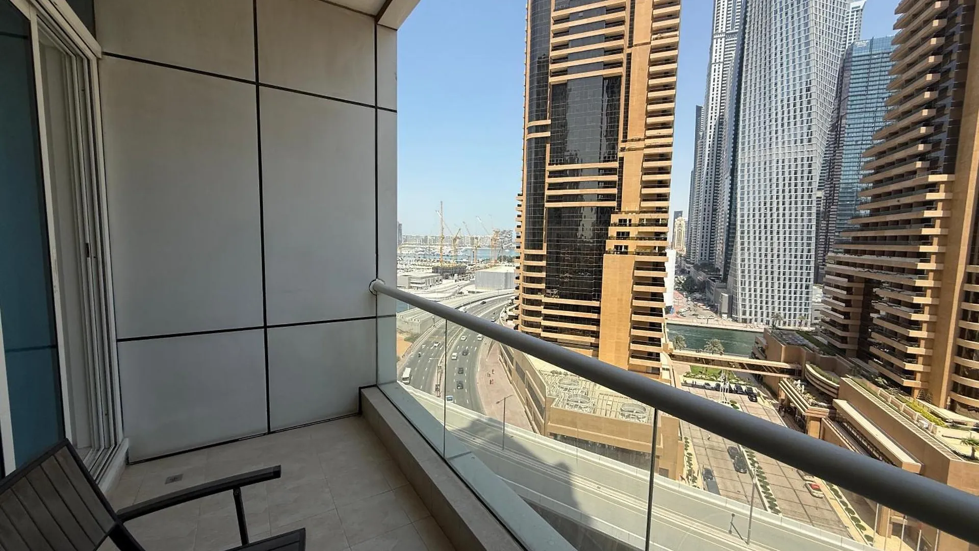 Apartment Cozy Studio At Botanica Tower Dubai Marina By Gardenia Suites United Arab Emirates